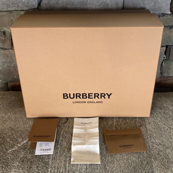 Burberry Wool Cashmere Knit Hooded Cape - Picture 14 of 16